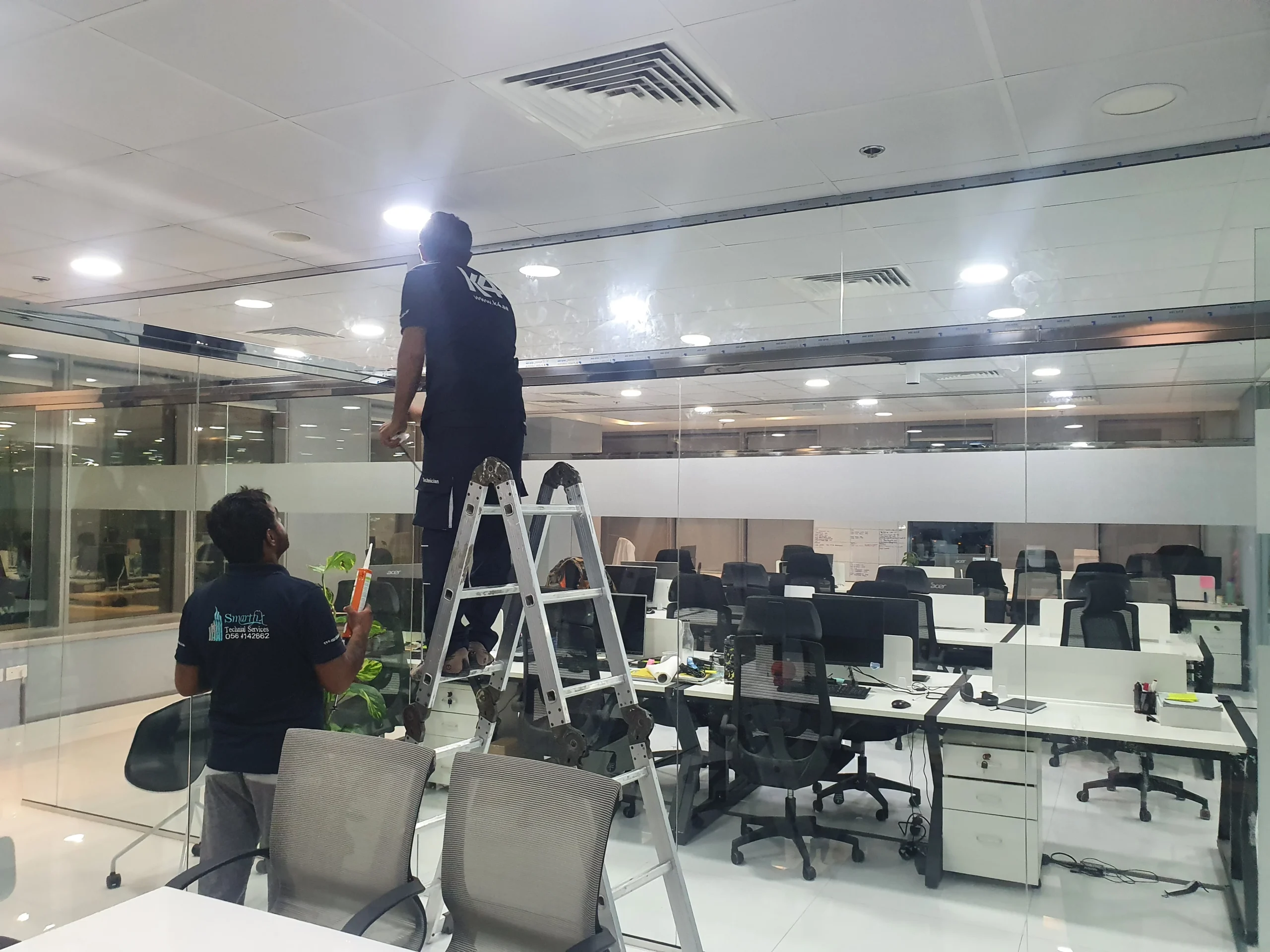 Control Tower 1203 - Glass Partition Control Tower