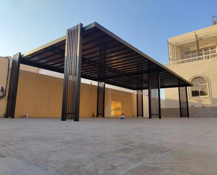 Bioclimatic rooftop pergola.